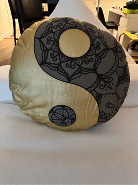EARTHBOUND Gold and Gray Yin Yang Decorative Round Pillow
